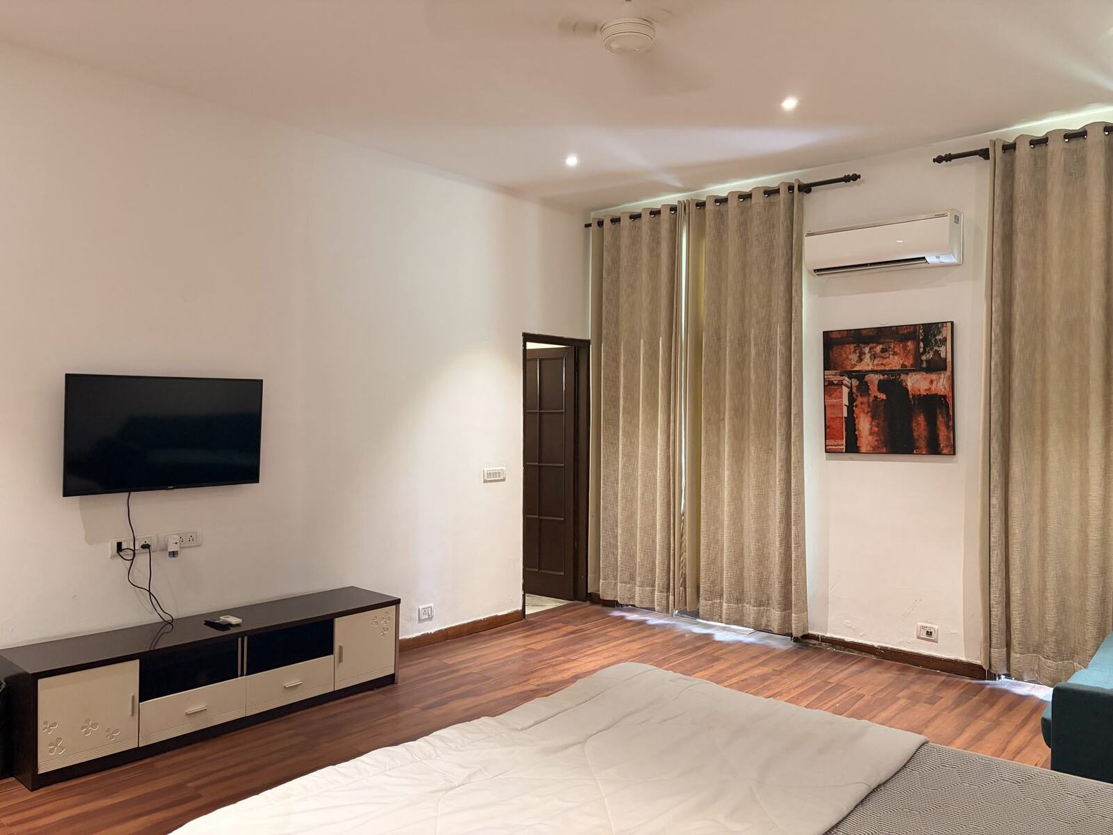 Bedroom 2 at House of Joy, photo 2