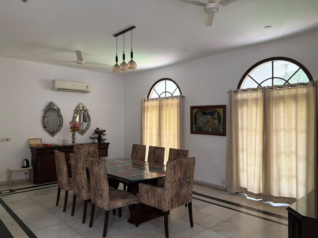 Living & dining at House of Joy, photo 3