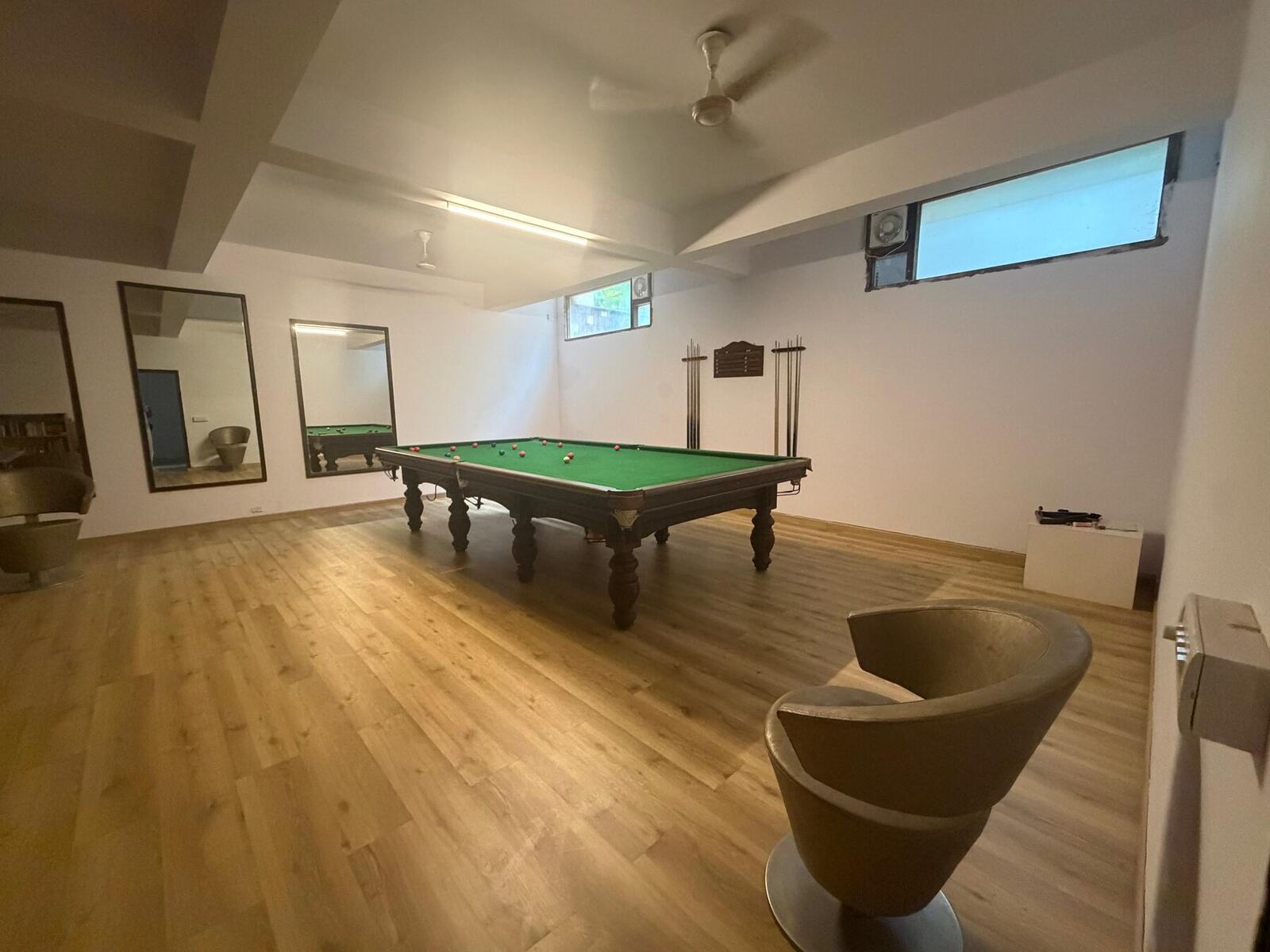 Game room at House of Joy, photo 2